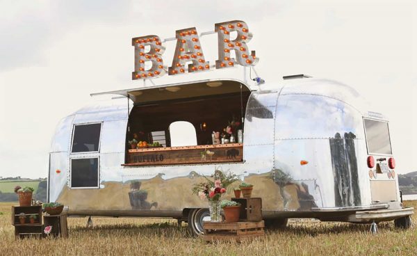 The Buffalo bar in Cornwall and Devon is available to hire for weddings. A vintage mobile bar